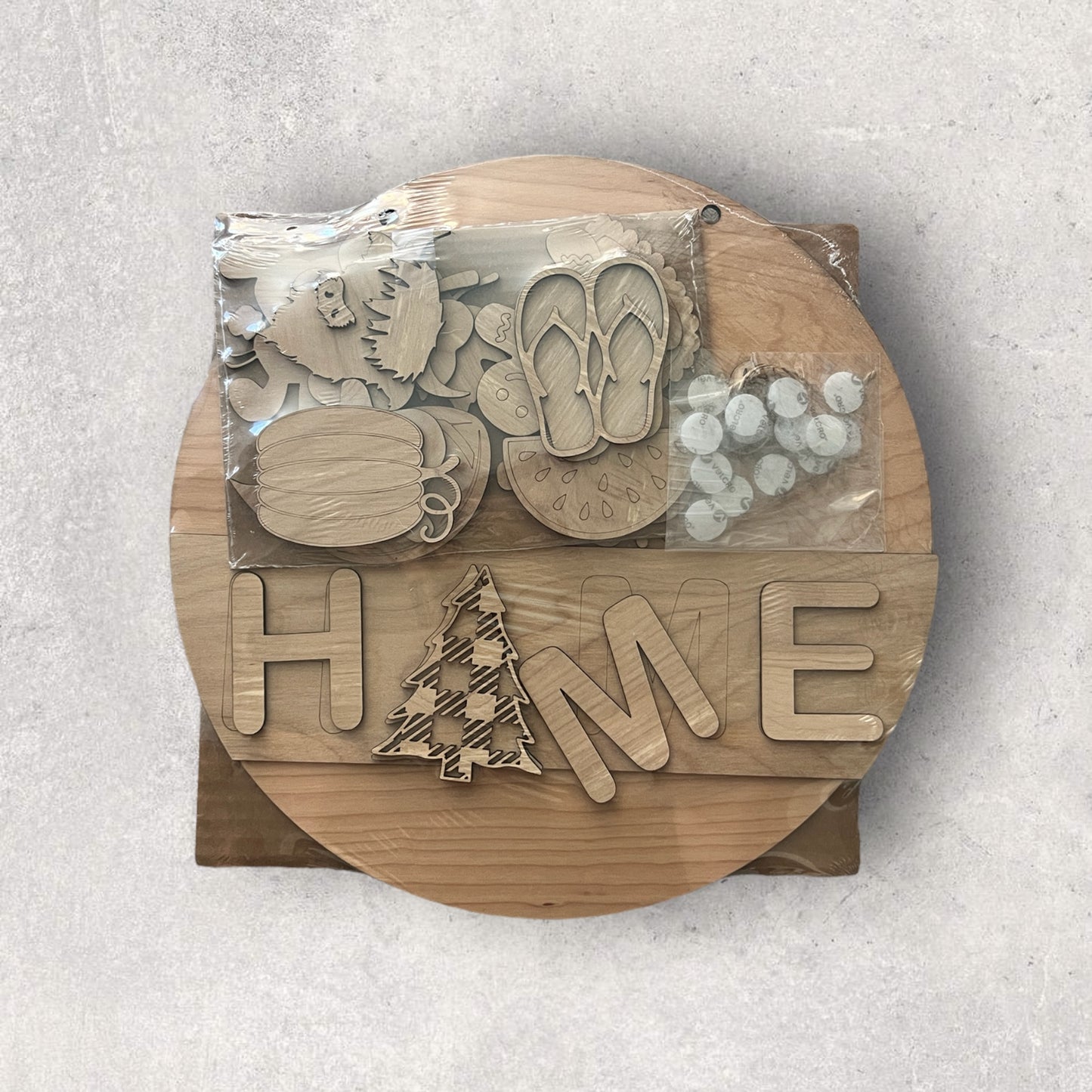 Interchangeable Welcome Home Round Sign (DIY)